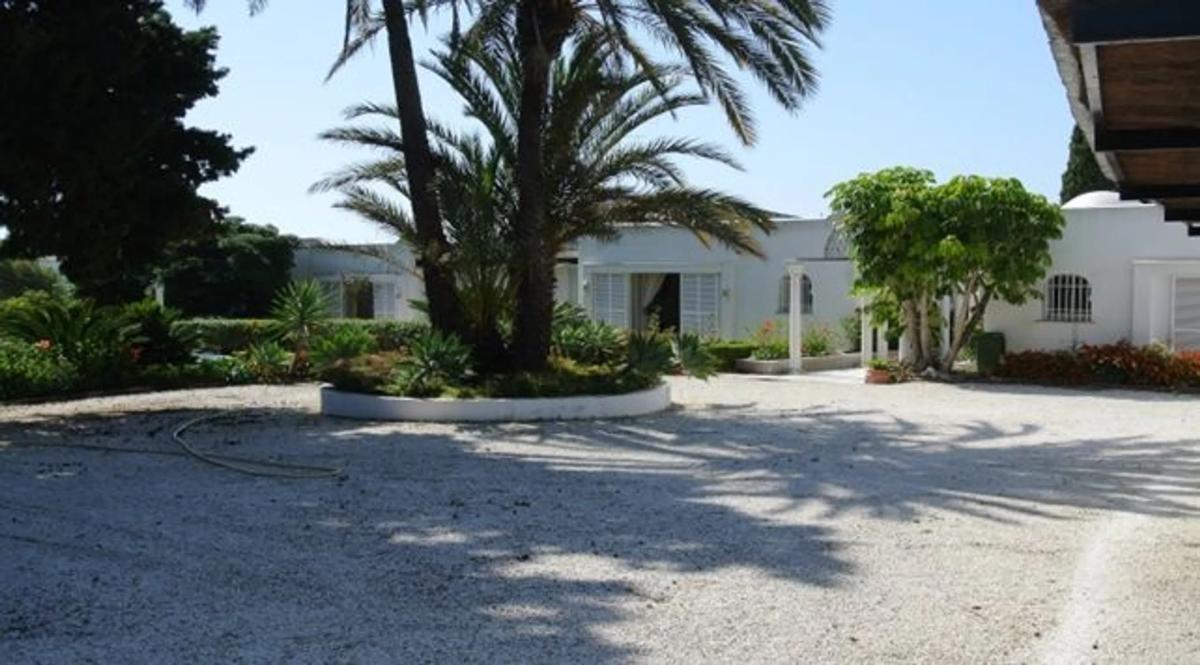 Terreno en venta en Marbella, Malaga photo 2