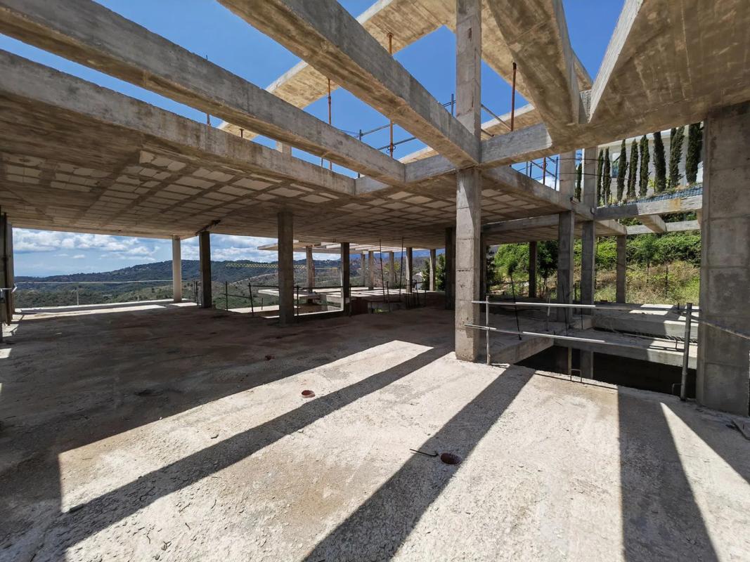 Terreno en venta en Benahavís, Malaga photo 1