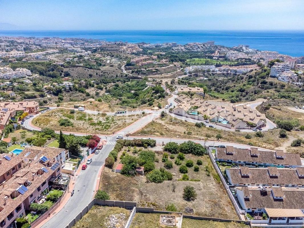 Terreno en venta en Benalmádena, Malaga photo 2