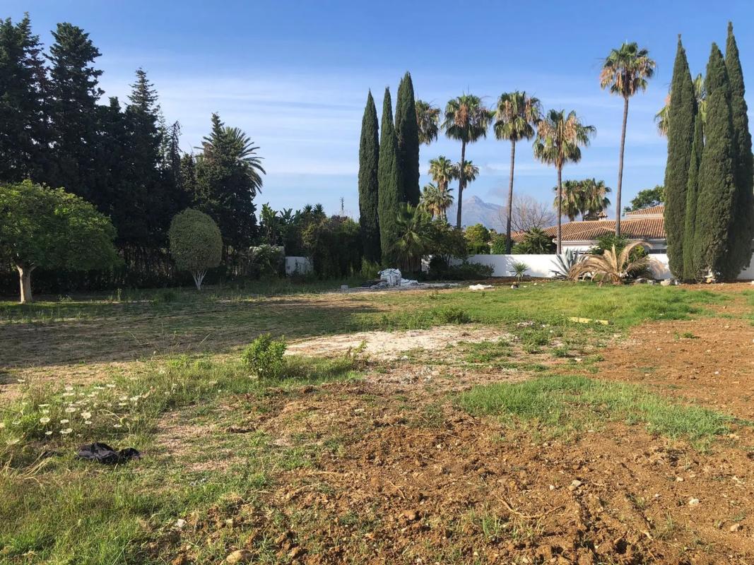 Terreno en venta en Marbella, Malaga photo 1