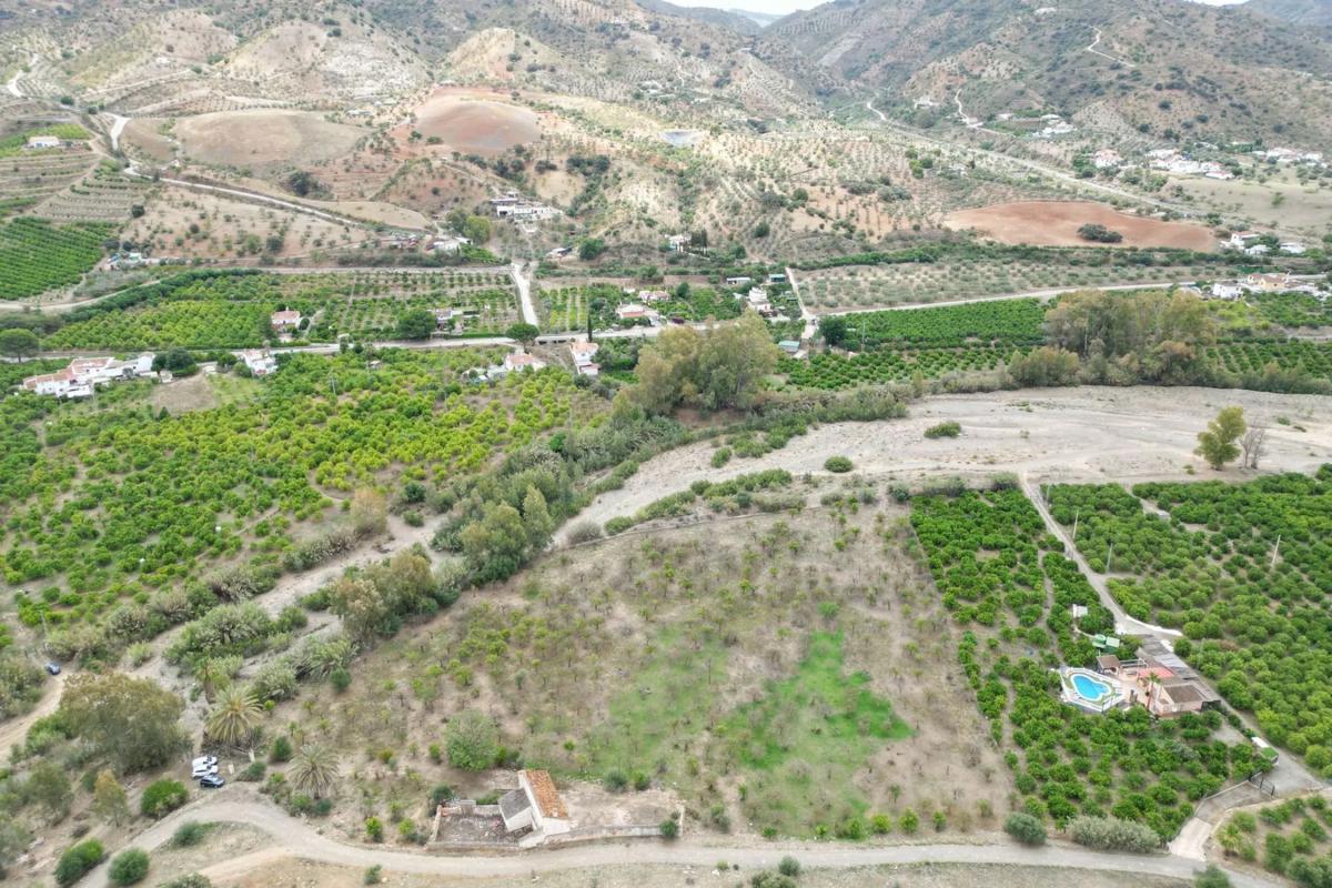 Terreno en venta en Alora, Malaga photo 1