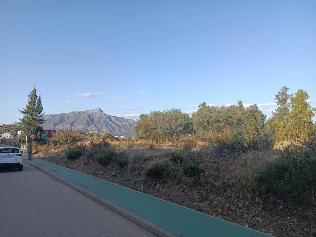 Terreno en venta en Benahavís, Malaga photo 1