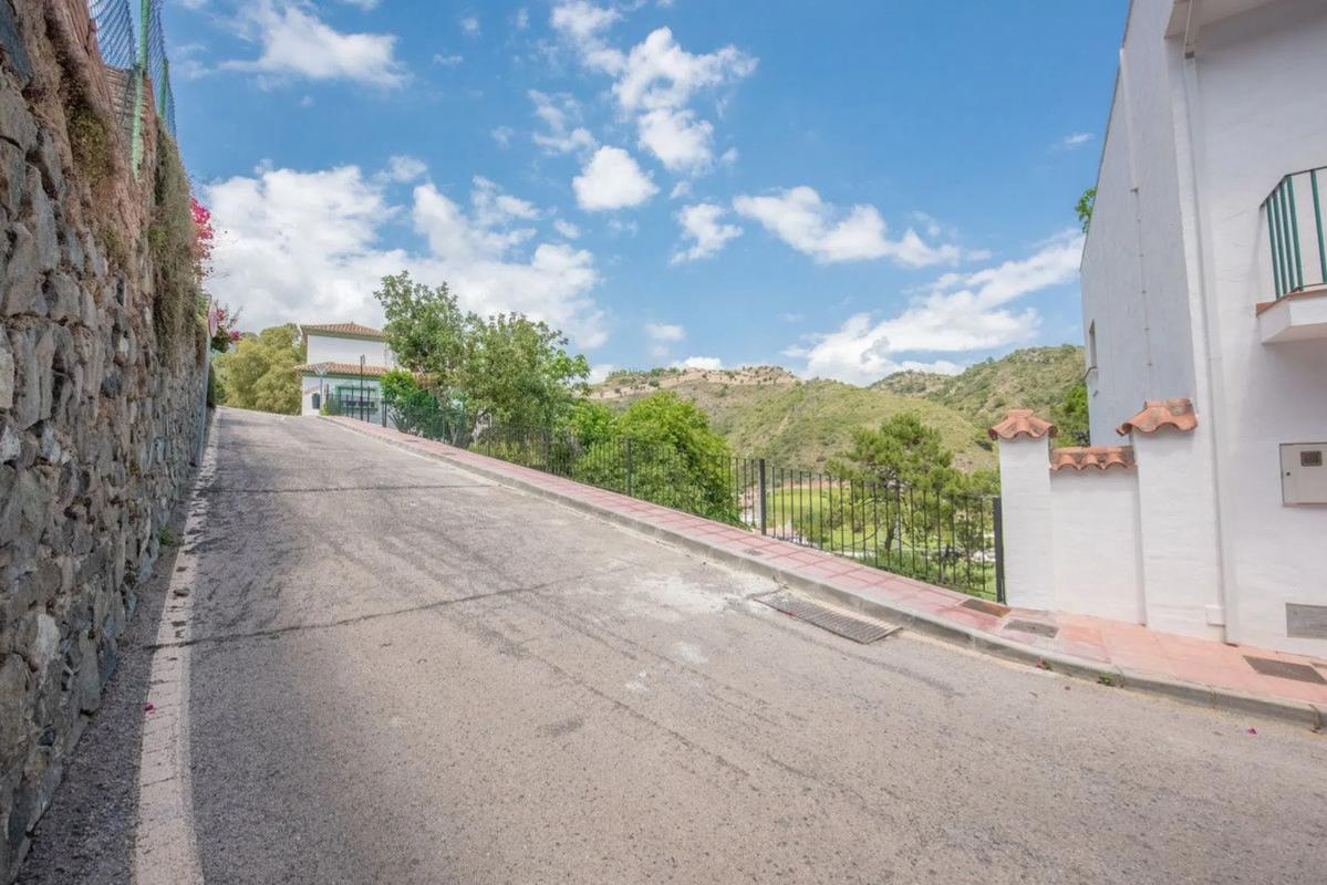 Terreno en venta en Benahavís, Malaga photo 4