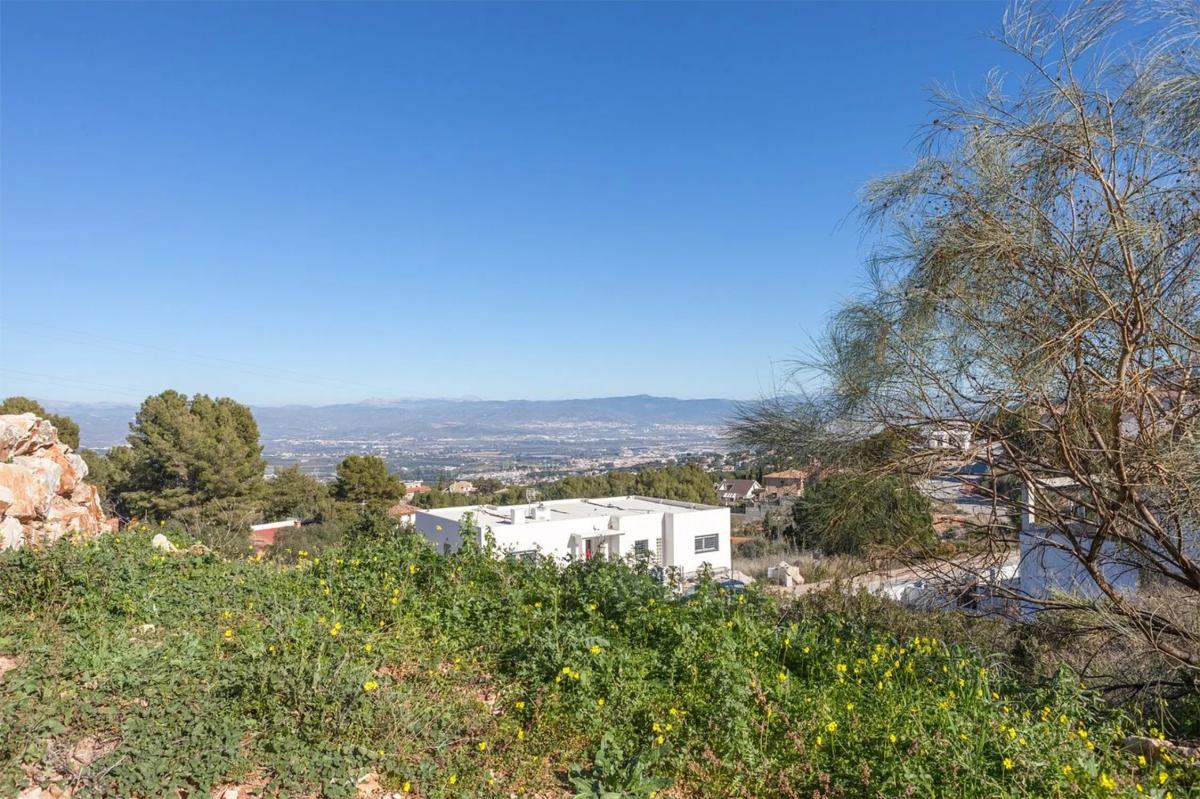 Terreno en venta en Alhaurín de la Torre, Malaga photo 1