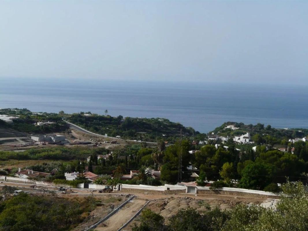 Terreno en venta en Nerja, Malaga photo 1