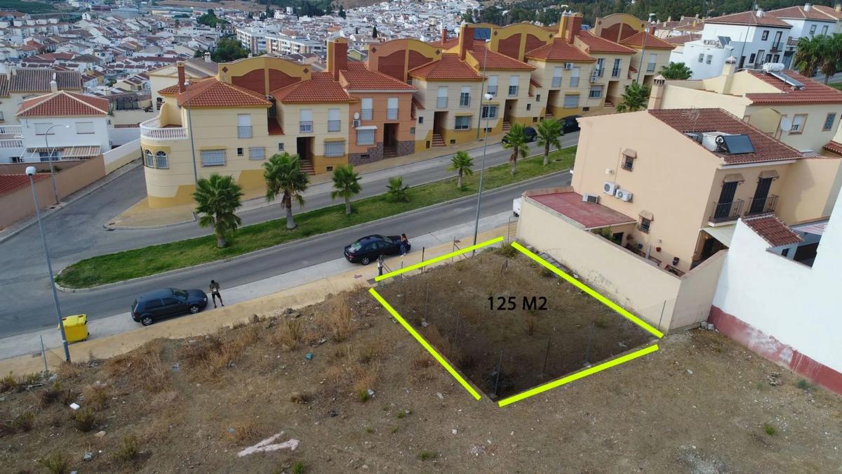 Terreno en venta en Pizarra, Malaga photo 1