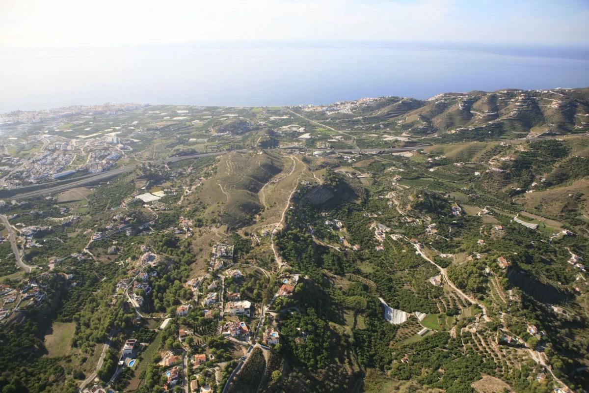 Terreno en venta en Nerja, Malaga photo 5