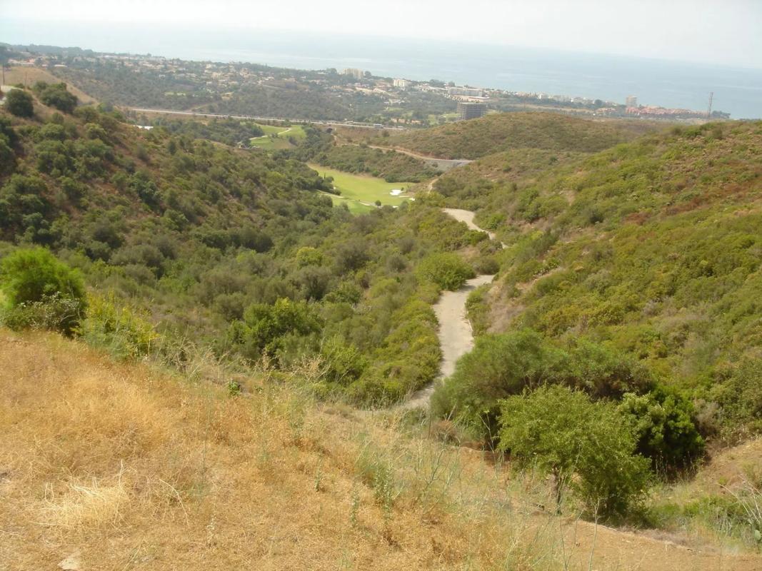 Działka na sprzedaż w Marbella, Malaga photo 1