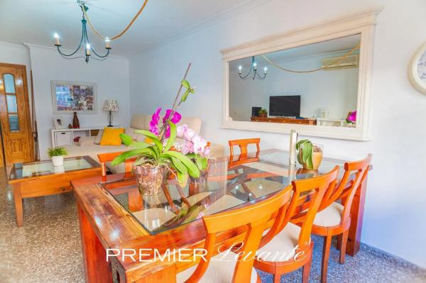 Apartment for sale in Calle del Plus Ultra, Alicante thumbnail 1