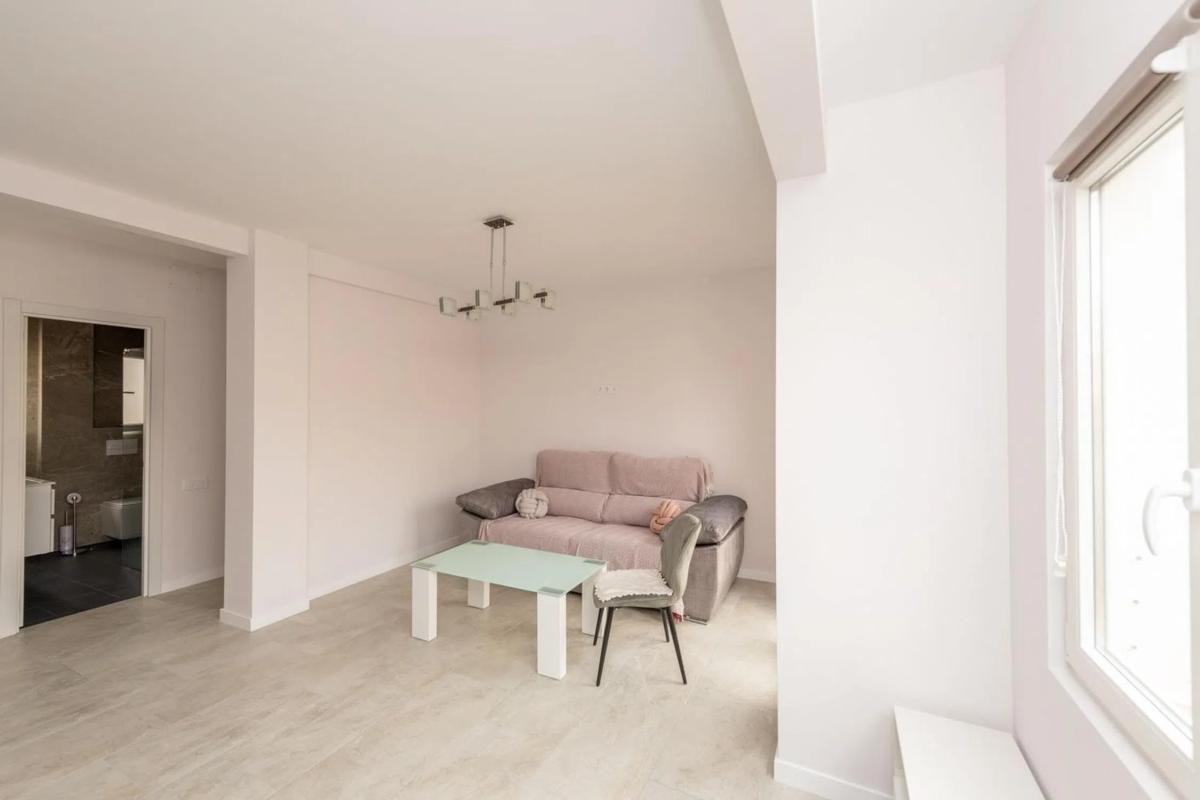 Продажа квартиры на Calle Francisco Carratalá Cernuda, Аликанте / Алакант
 photo 2