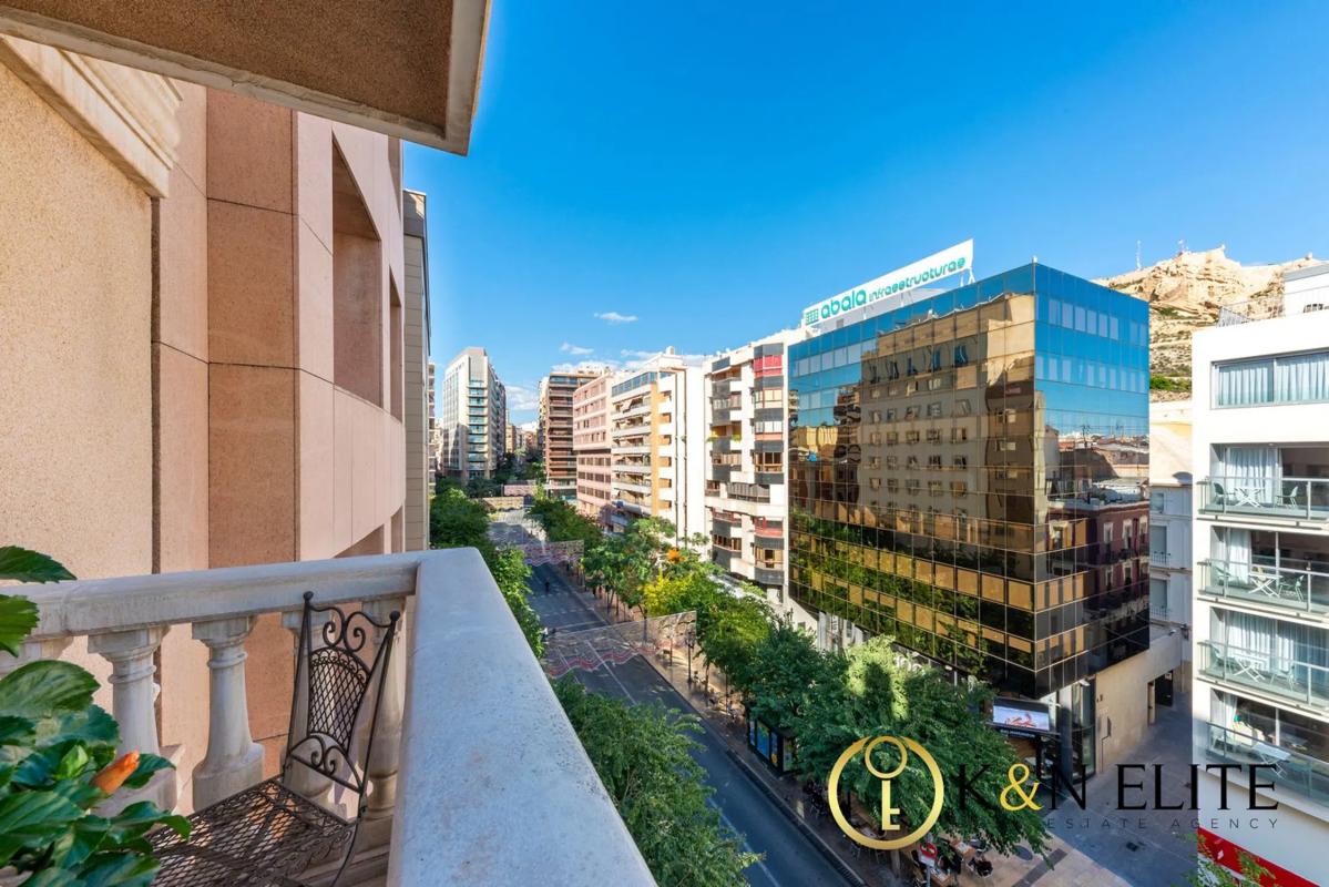 Sale of apartment in Rambla de Méndez Núñez, 21, Alicante
photo 2