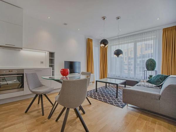 Apartment for sale in  Calle General Elizaicin, Alicante photo