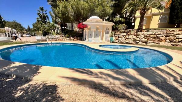 Chalet independiente en venta en  El Montgó, Denia photo 4