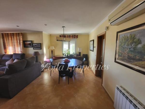 Частный шале на продаже в  El Montgó, Дения photo 2