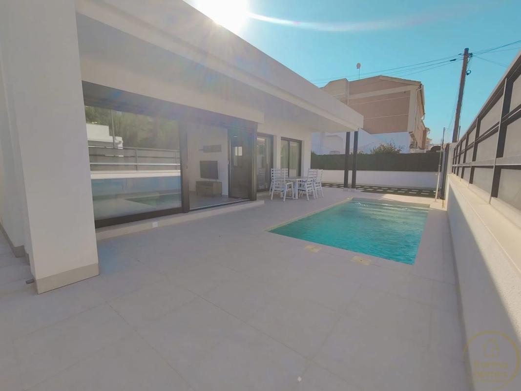 Properties for sale and rent in Spain photo 3