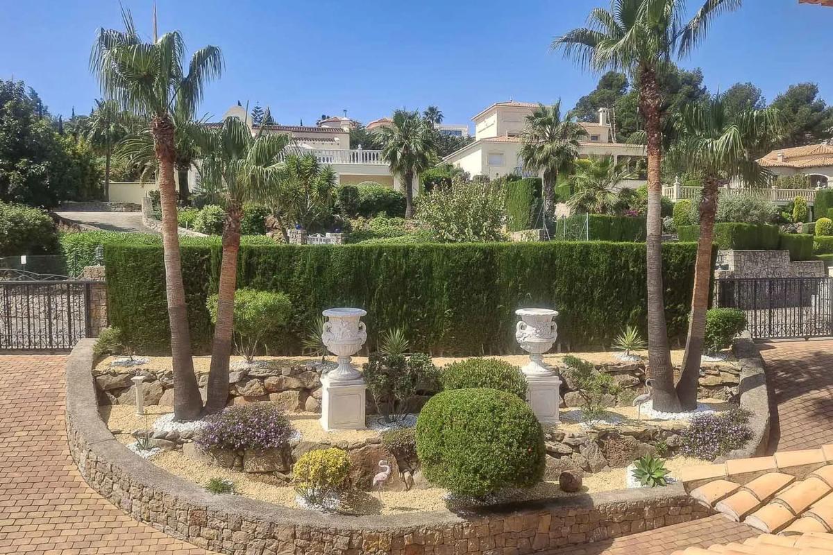 Sale of independent chalet in La Sella, Pedreguer
 photo 2