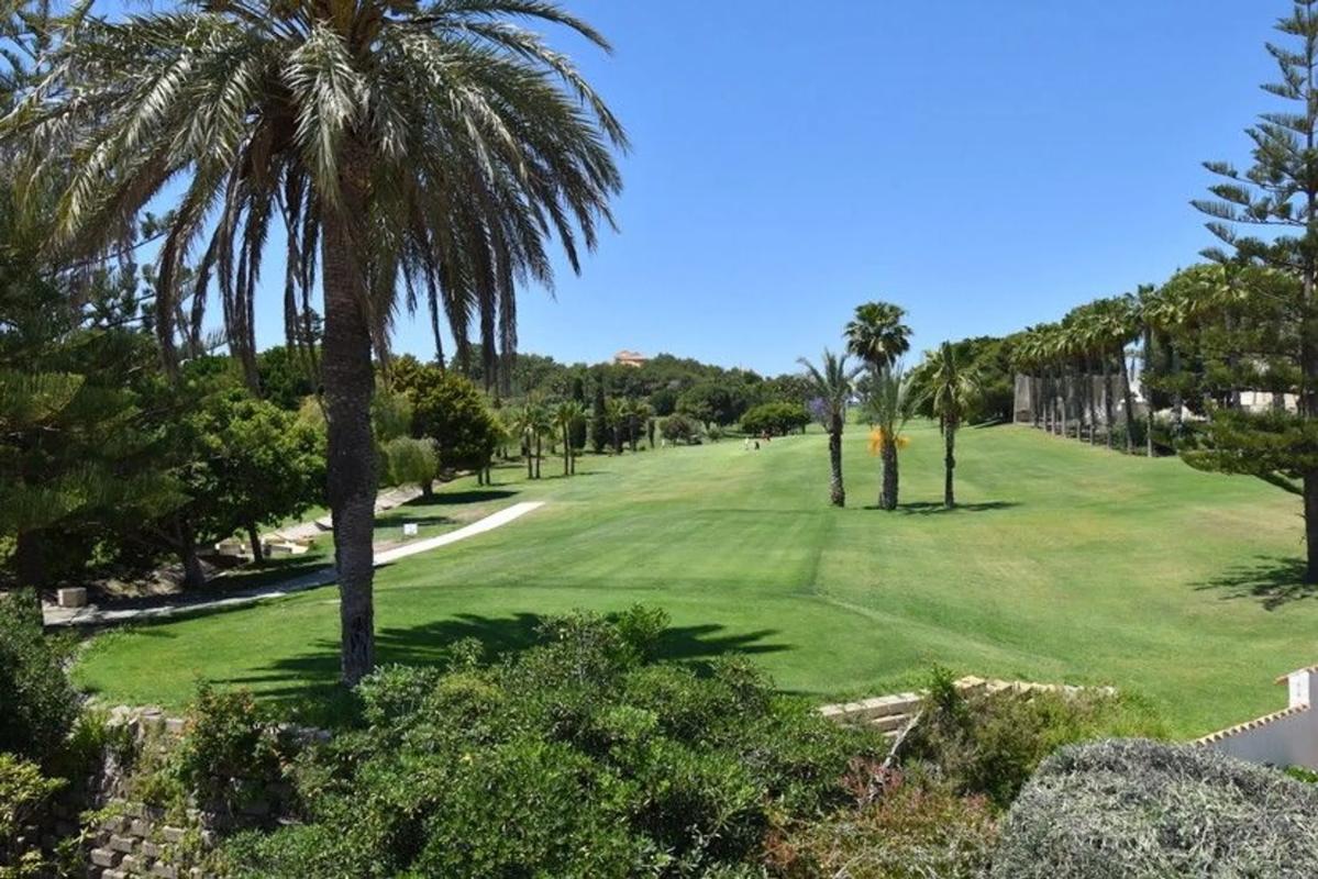 Sale of independent chalet in Barrio Lomas de Campoamor-Las Ramblas, Orihuela
photo 4