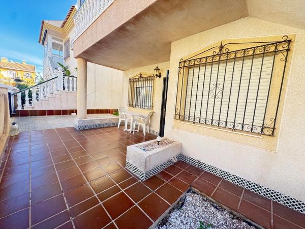 Продажа квартиры на Piso en Almoradí, Алморади
photo 1