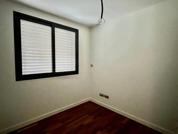 Piso en venta en  Barrio Centro, Elche / Elx photo 4