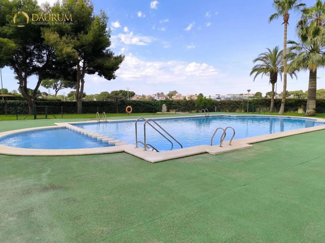 Продажа квартиры на Calle d'Oviedo, Эль Кампельо
photo 5