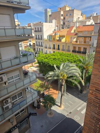 Edificio de uso mixto en calle Navas s/n photo 1