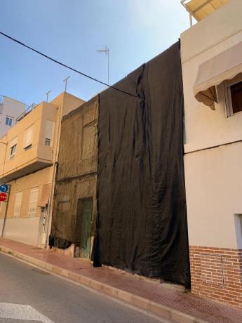 Edificio en calle de Antina, 3 thumbnail 1