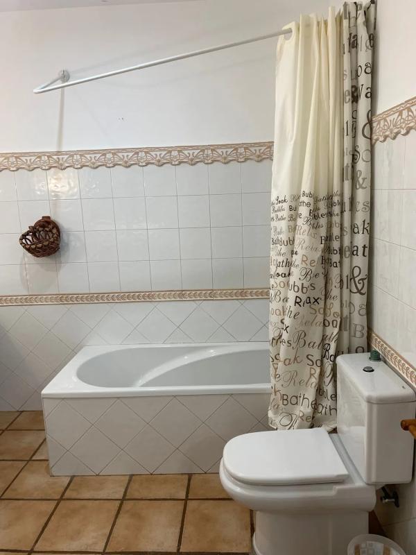 Edificio Residencial de 280m2 en venta en Elche / Elx photo 3