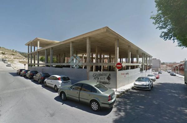 Edificio en avenida Hispanoamérica photo 1