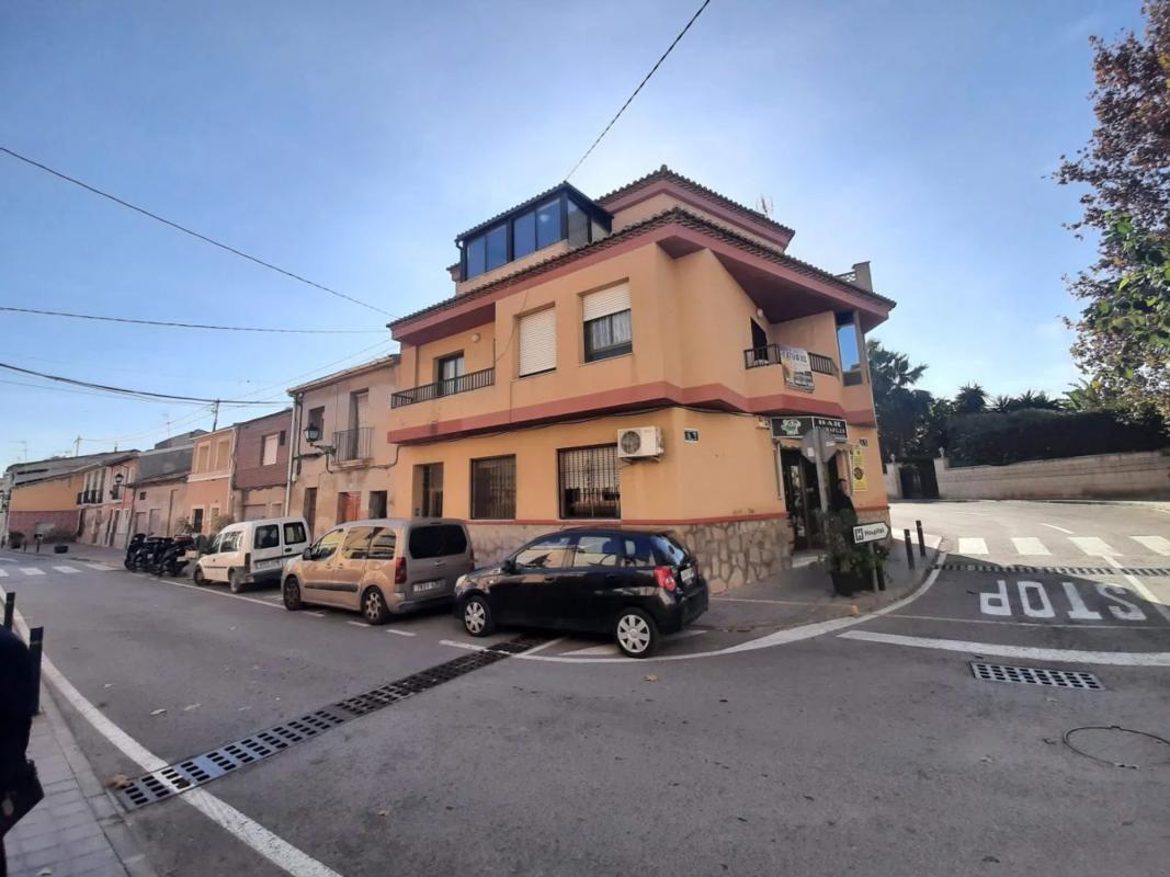 Properties for sale and rent in Spain photo 3