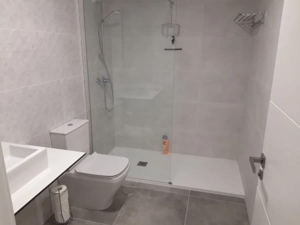 Edificio residencial en calle de Colombia, 7 thumbnail 1