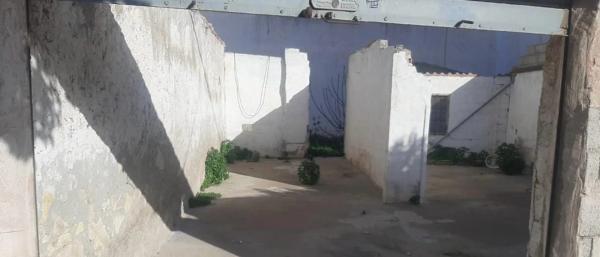 Edificio en La Hoya-Daimes-El Derramador photo 1