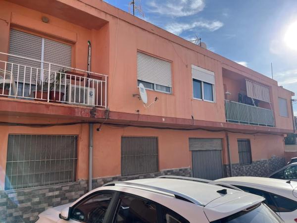 Edificio de uso mixto en calle de Gata de Gorgos photo 1
