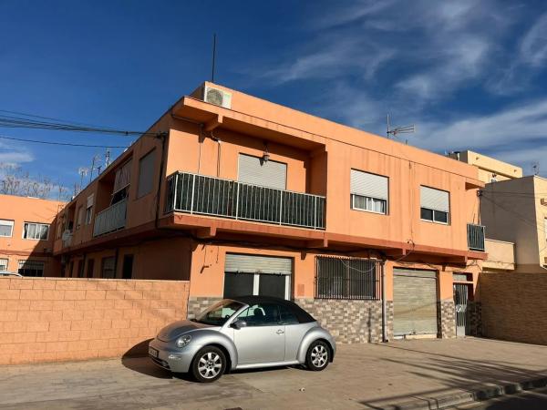 Edificio de uso mixto en calle de Gata de Gorgos photo 2