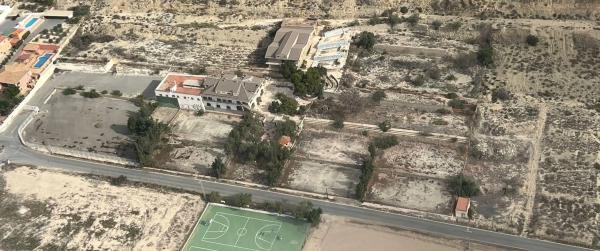 Edificio de uso mixto en Partida s/n photo 2