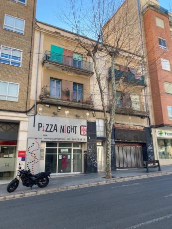 Edificio de uso mixto en Oliver, 13 thumbnail 2
