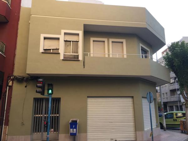 Edificio de uso mixto en calle de Orihuela, 53 photo 1