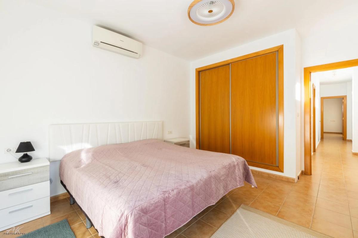 Properties for sale and rent in Spain photo 4
