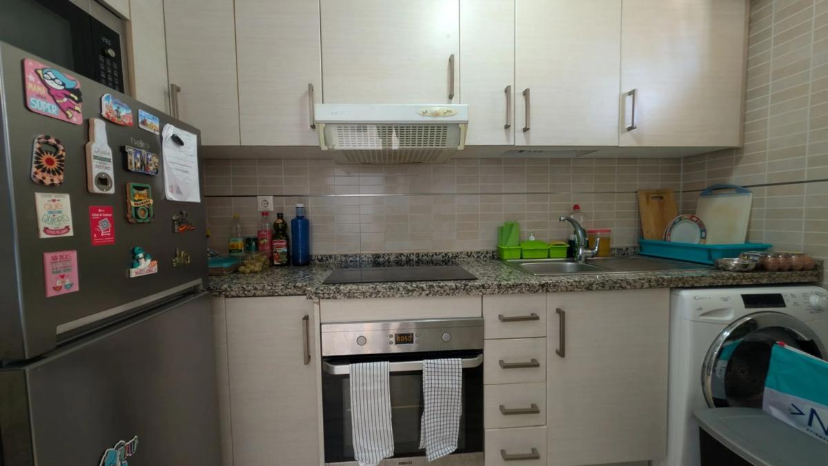 Sale of apartment in Calle Presidente Adolfo Suárez, 18, Benidorm
 photo 3