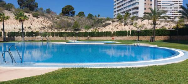 Mieszkanie na sprzedaż w  Calle Presidente Adolfo Suárez, Benidorm photo 4
