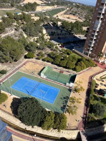 Mieszkanie na sprzedaż w  Calle Presidente Adolfo Suárez, 18, Benidorm photo 2