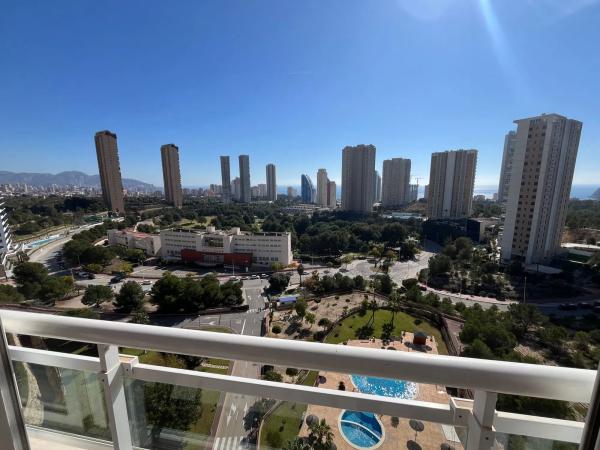 Mieszkanie na sprzedaż w  Calle Presidente Adolfo Suárez, 18, Benidorm photo 3
