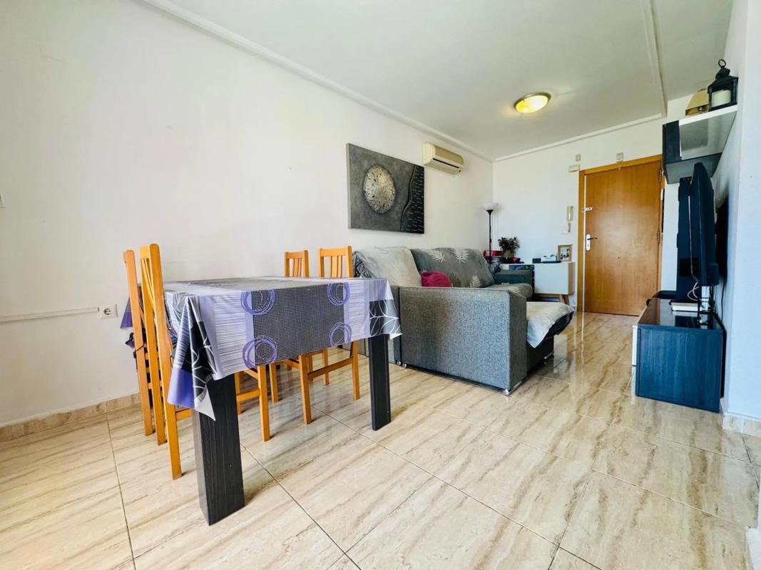 Sale of apartment in Calle Presidente Adolfo Suárez, Benidorm
 photo 2