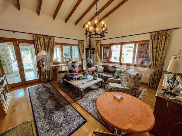 Casa independiente en Урбанисасьон Рокас Бланкас photo 1