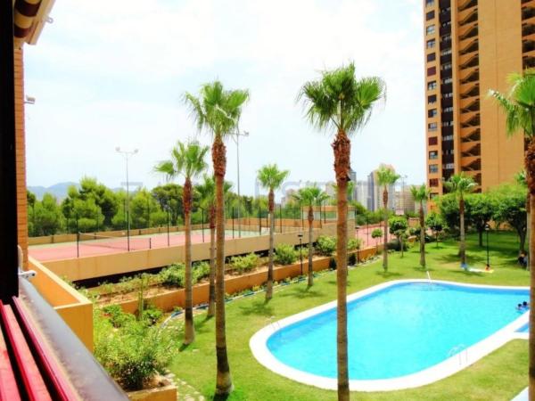 Mieszkanie na sprzedaż w  Calle Presidente Adolfo Suárez, Benidorm photo 1