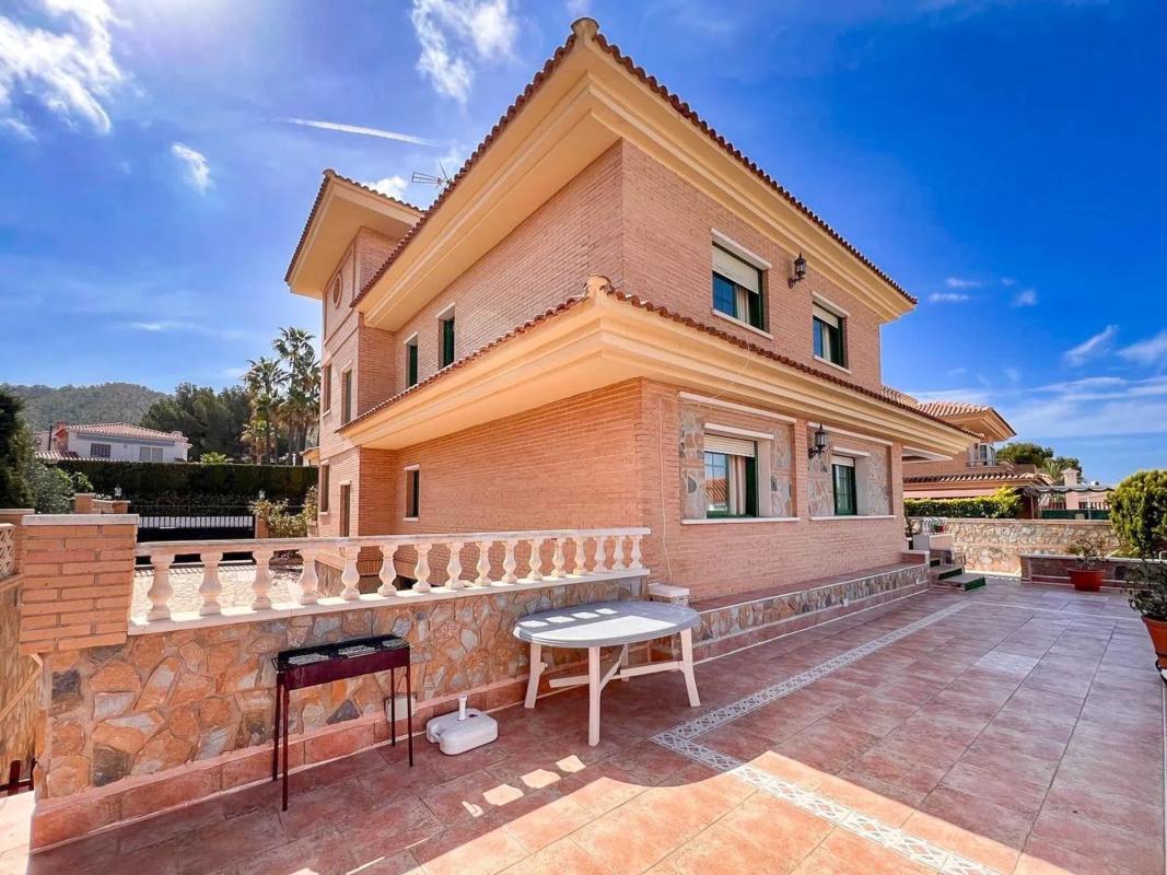 Недвижимость на продажу и в аренду в Испании photo 5