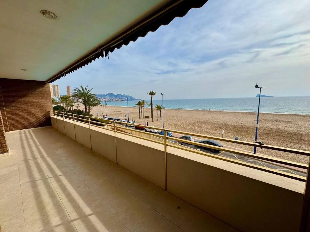 Venta de piso en Playa de Poniente, Benidorm
photo 1