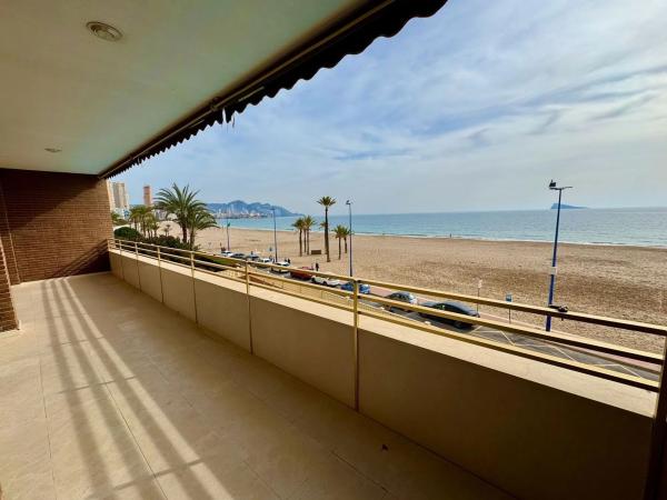 Piso en venta en Playa de Poniente, Benidorm photo 1