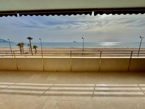 Piso en venta en Playa de Poniente, Benidorm thumbnail 1