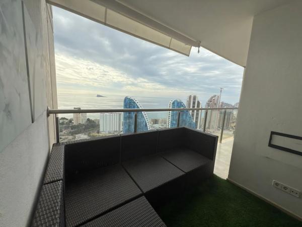 Mieszkanie na sprzedaż w  Calle Presidente Adolfo Suárez, 6, Benidorm photo 2