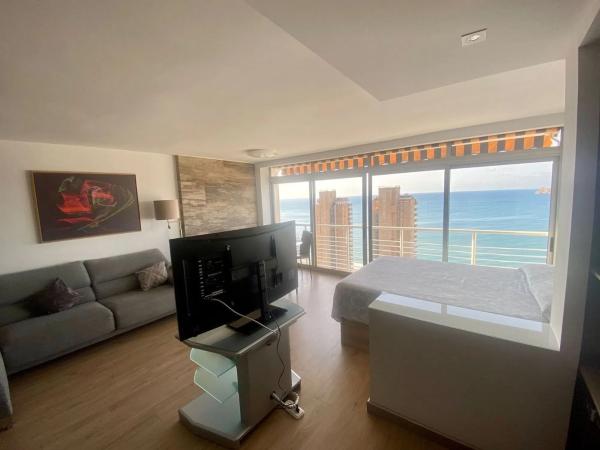 Apartment for sale in  Avenida del Mediterráneo, Benidorm photo 3